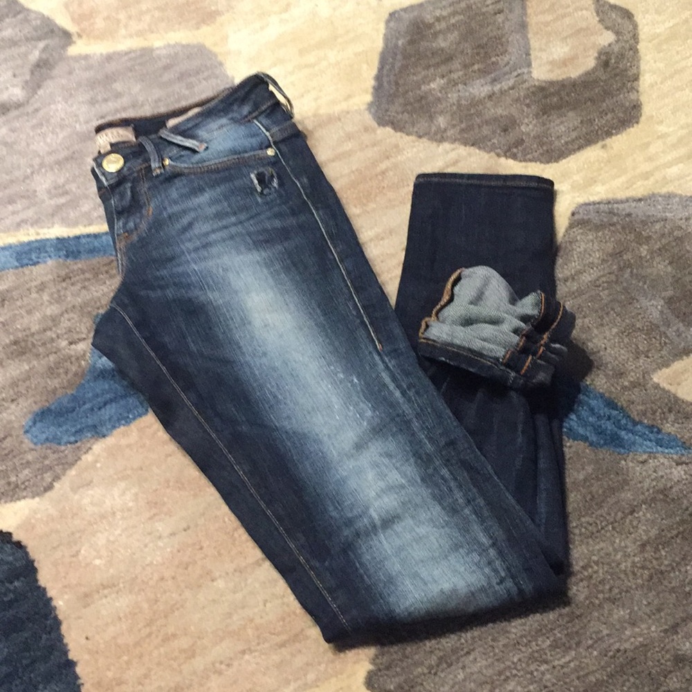 Guess Low Rise Jeggings with Details